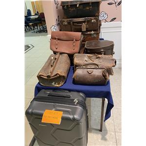 Lot 27

Old Suitcases